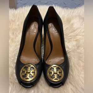 Tory Burch Selma Open Toe Wedge Black / Brown Size 6